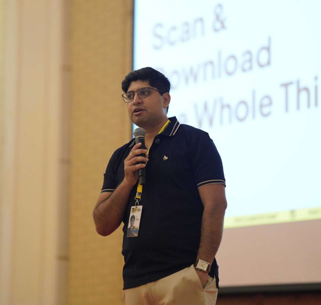 Amit Tiwari speaking at the Chandigarh SEO meet-up, presenting in front of a projected slide